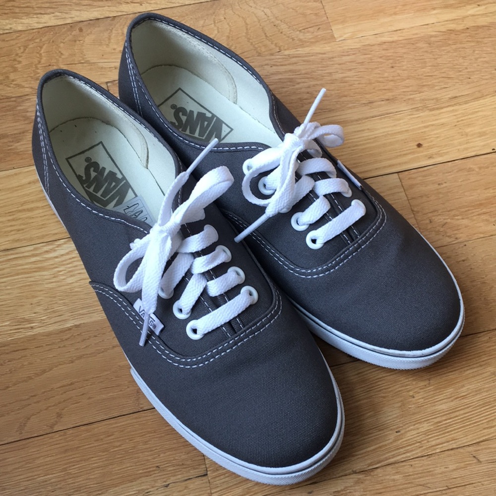 Authentic Lo Pro grey Vans